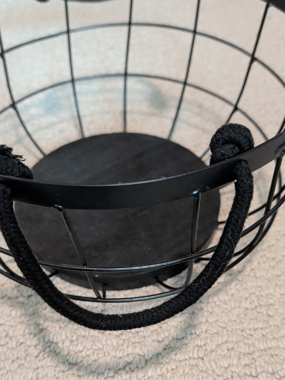Black Wire Round Basket with Rope Handles - Picture 4 of 7